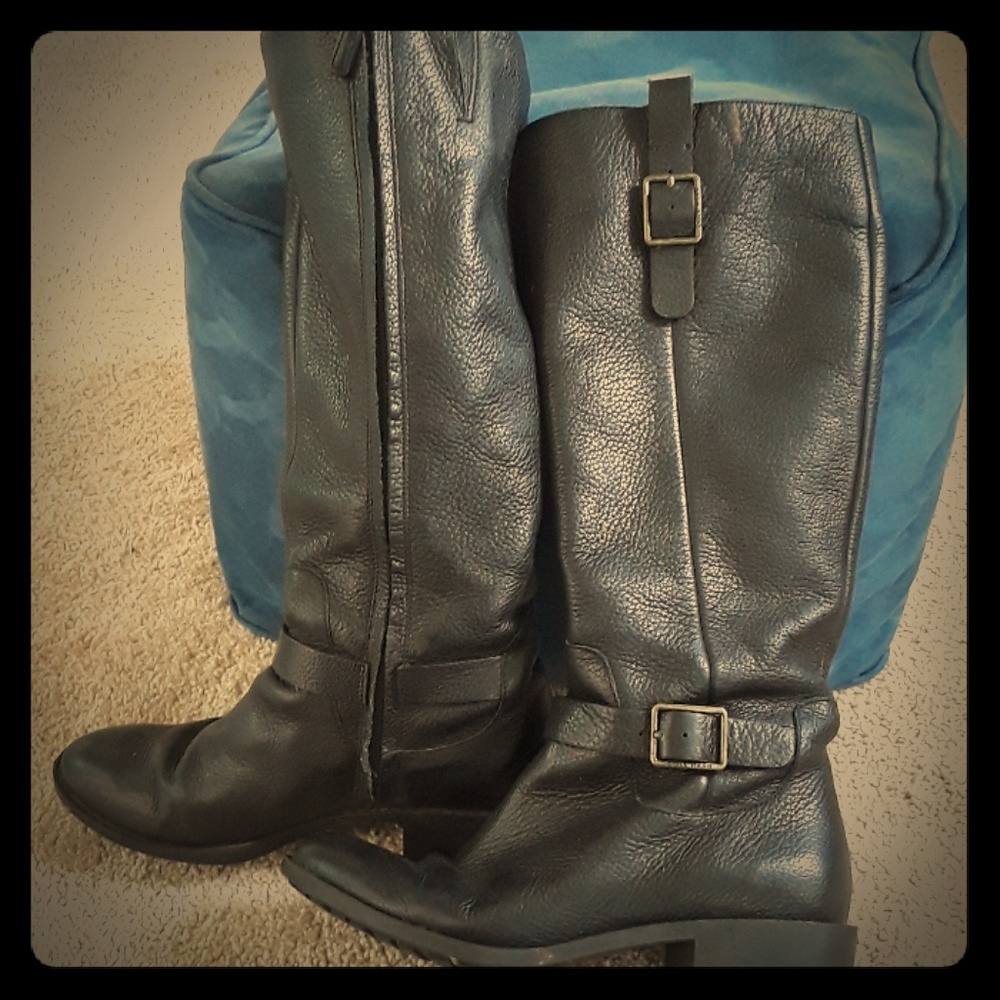 DONATED Leather boots made for walkin